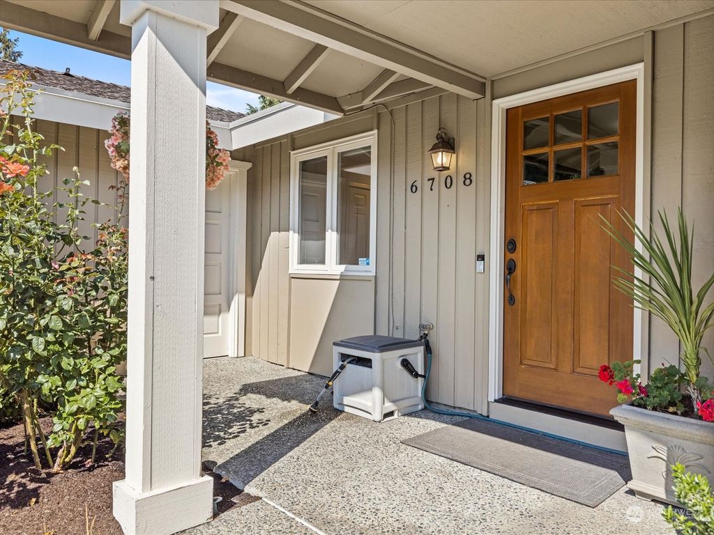 Photo of 6708 151st Avenue NE, Redmond, WA 98052 (MLS # 2149910)