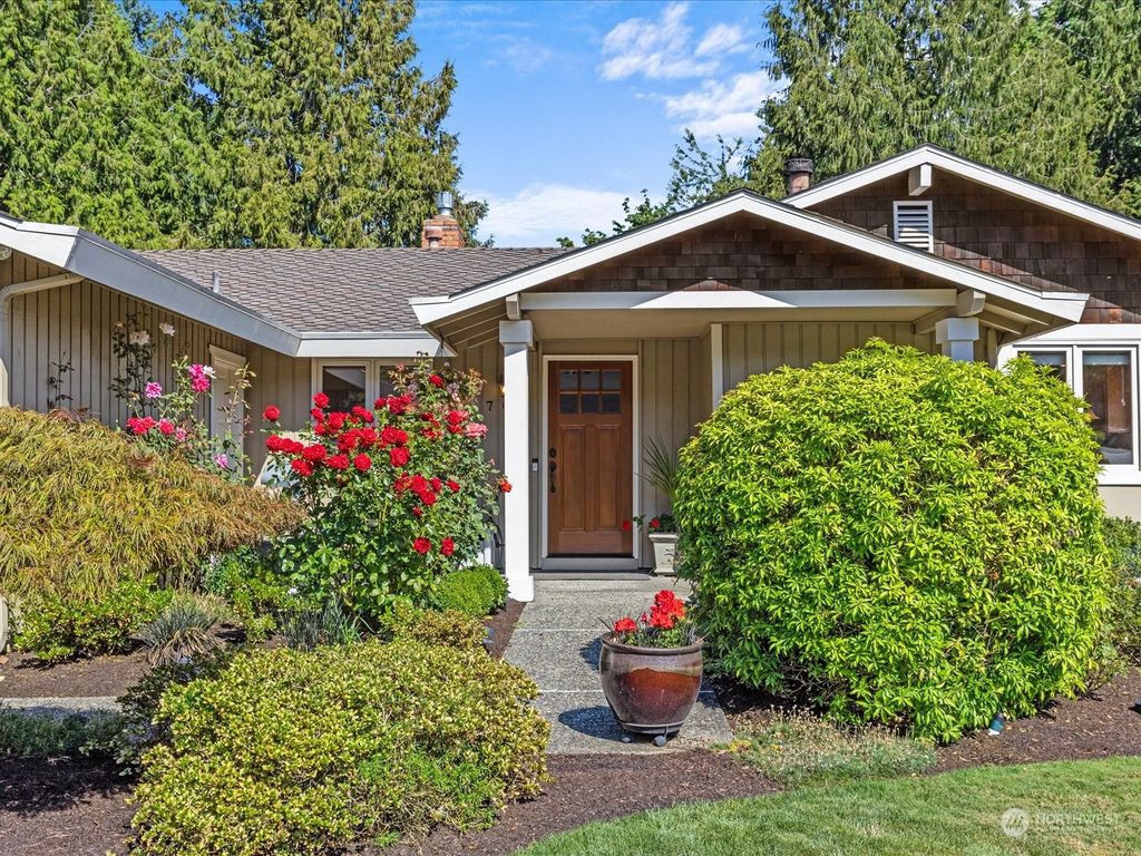 Photo of 6708 151st Avenue NE, Redmond, WA 98052 (MLS # 2149910)