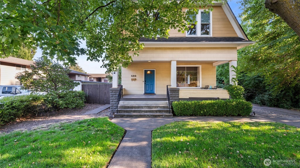 Photo of 528 E Alder Street, Walla Walla, WA 99362 (MLS # 2576125)