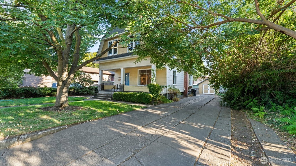 Photo of 528 E Alder Street, Walla Walla, WA 99362 (MLS # 2576125)