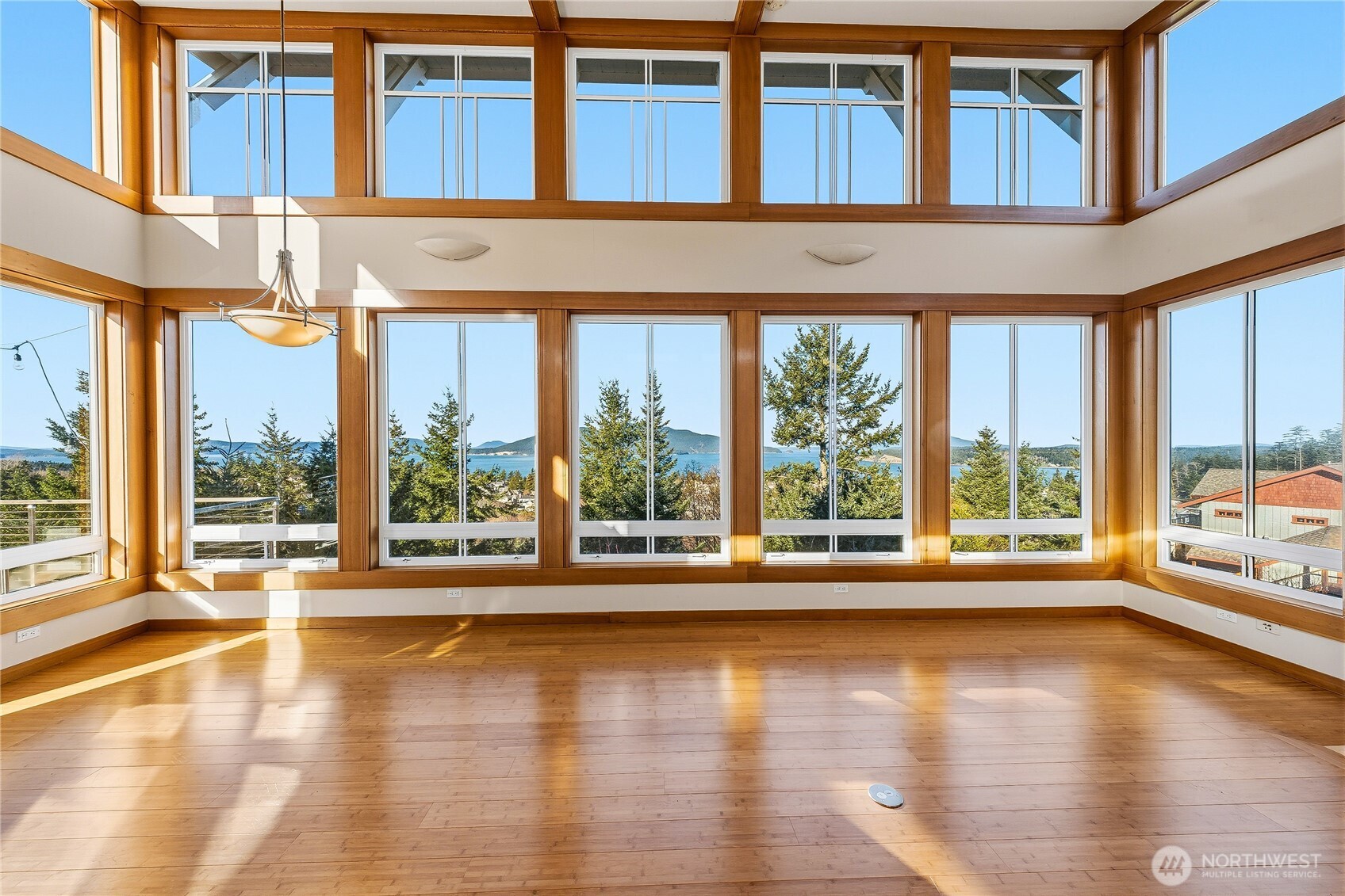 Anacortes, Washington, 98221, United States, 3 Bedrooms Bedrooms, ,3 BathroomsBathrooms,Residential,Active,2013654