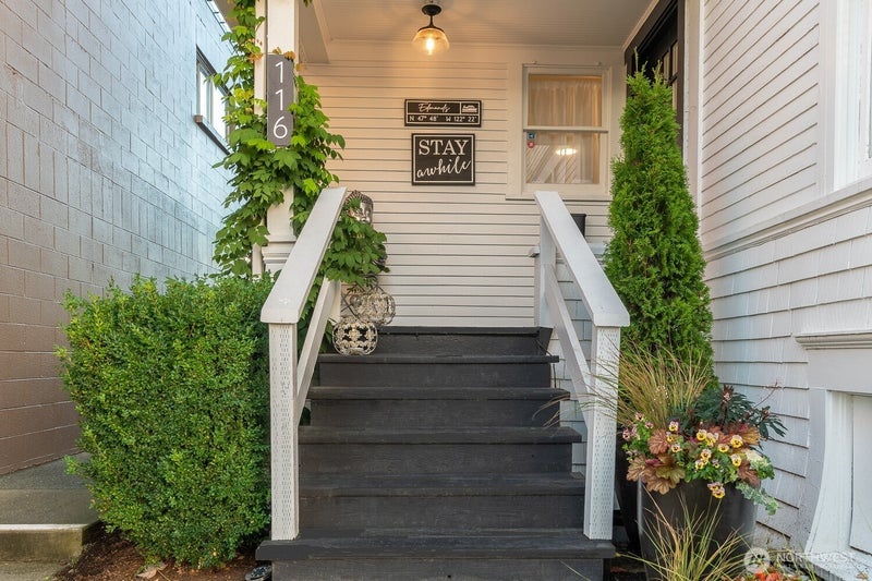 116 4th Avenue N
