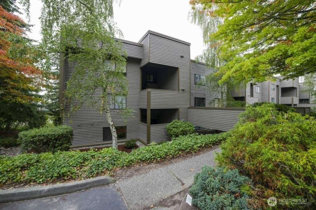 Photo of 4895 76th Street SW #D701, Mukilteo, WA 98275 (MLS # 2505918)