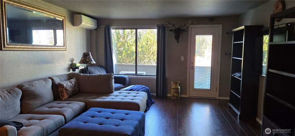 Photo of 4895 76th Street SW #D701, Mukilteo, WA 98275 (MLS # 2505918)