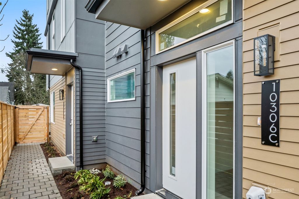 Photo of 10306 C Midvale Avenue N, Seattle, WA 98133 (MLS # 2251221)