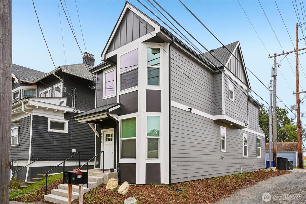 Photo of 1410 6th Avenue, Tacoma, WA 98405 (MLS # 2559531)