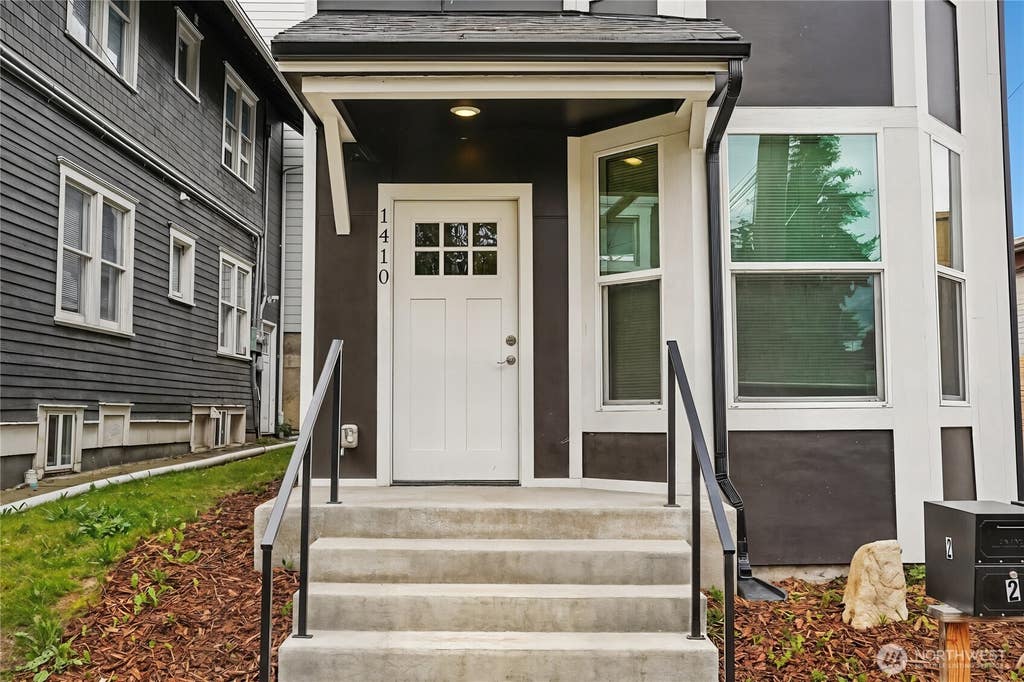 Photo of 1410 6th Avenue, Tacoma, WA 98405 (MLS # 2559531)