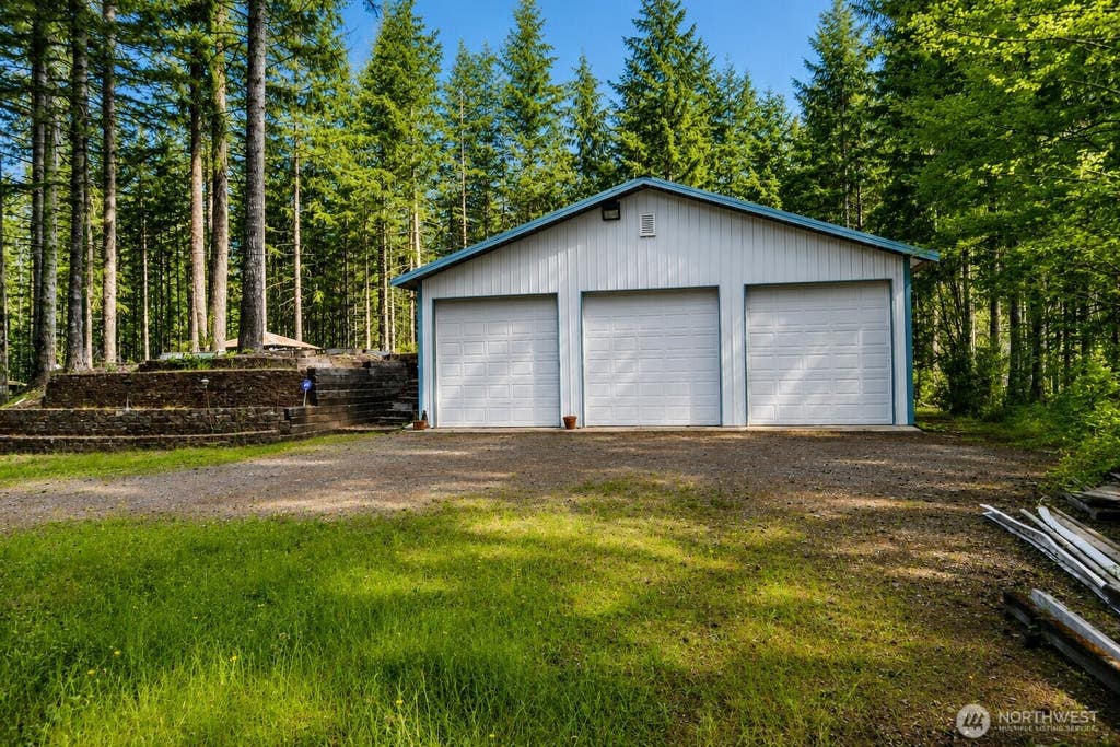 Photo of 511 NE Lakeshore Drive N, Tahuya, WA 98588 (MLS # 2554265)