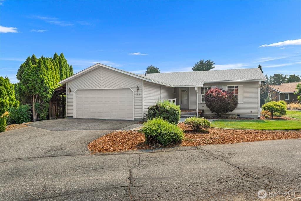 Photo of 1113 Orchard Avenue, Wenatchee, WA 98801 (MLS # 2569174)