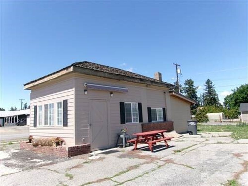 Photo of 127 W Locust St St, Waterville, WA 98858 (MLS # 2458847)