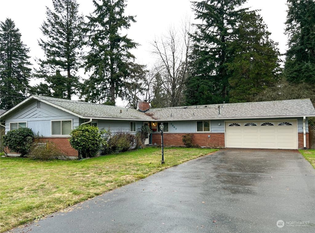 Photo of 7347 NE 145th Place, Kenmore, WA 98028 (MLS # 2024628)