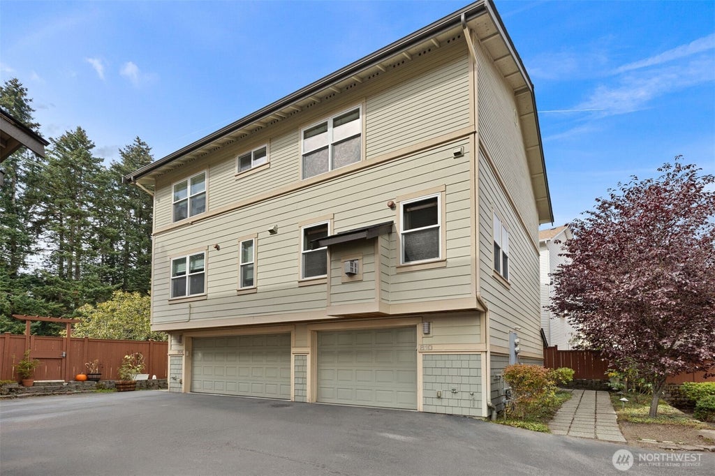 Photo of 810 N 145th Lane, Shoreline, WA 98133 (MLS # 2587610)