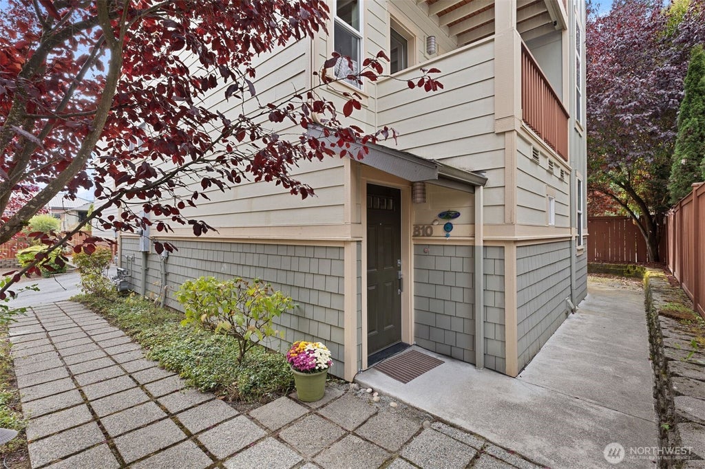Photo of 810 N 145th Lane, Shoreline, WA 98133 (MLS # 2587610)