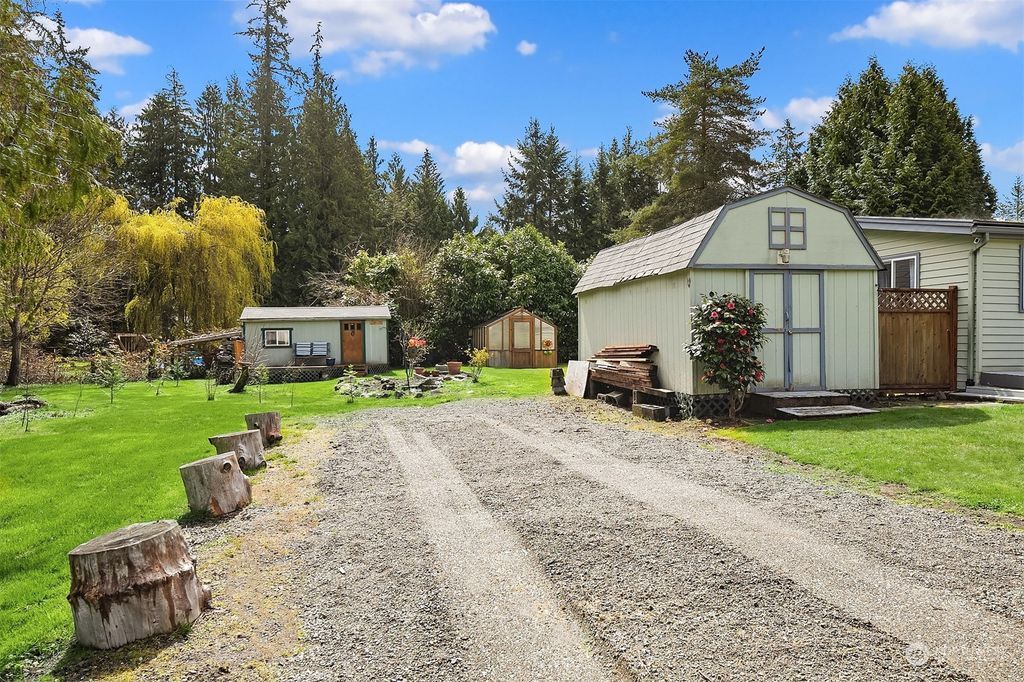 Photo of 23205 NE 73rd Street, Redmond, WA 98053 (MLS # 2058216)