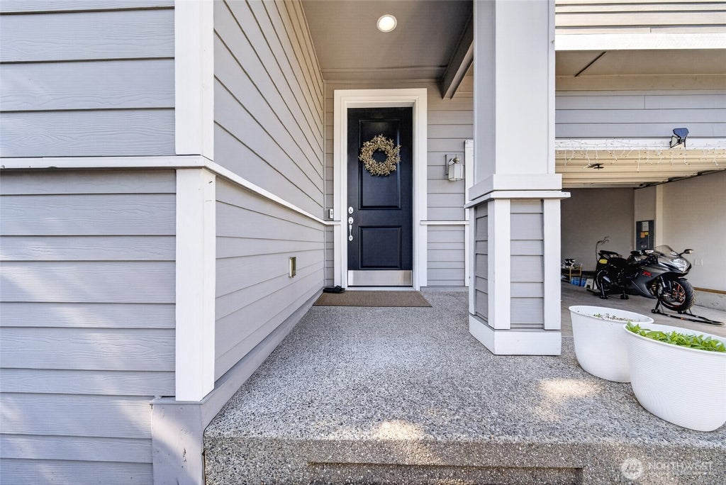 Photo of 37217 29th Avenue S, Federal Way, WA 98003 (MLS # 2520162)
