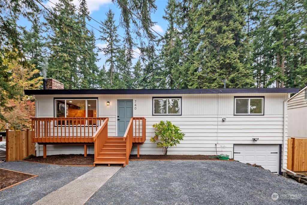 Photo of 740 NE 198th Street, Shoreline, WA 98155 (MLS # 2018992)