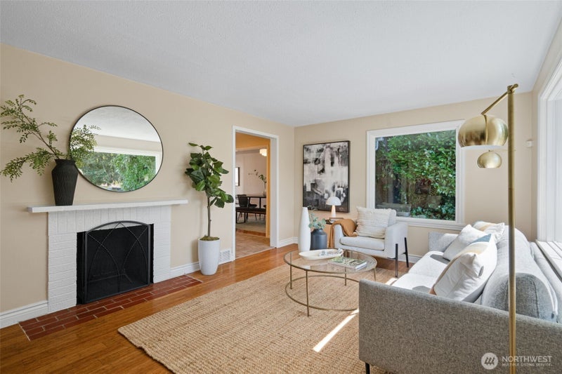 320 NE 156th Street