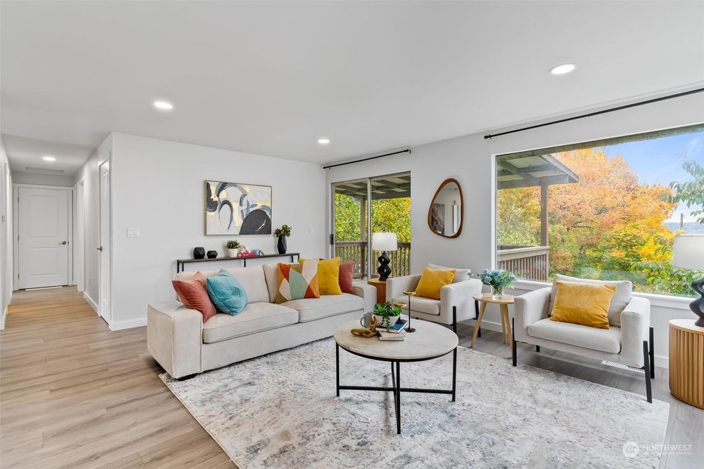 Photo of 2915 S Fontanelle Street, Seattle, WA 98108 (MLS # 2307296)