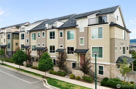Photo of 1429 8th Avenue NE #8, Issaquah, WA 98029 (MLS # 2546182)