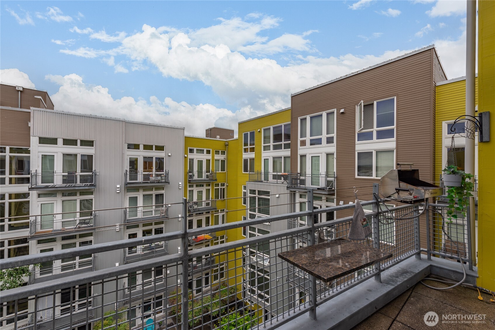 1705 Dock Street 510