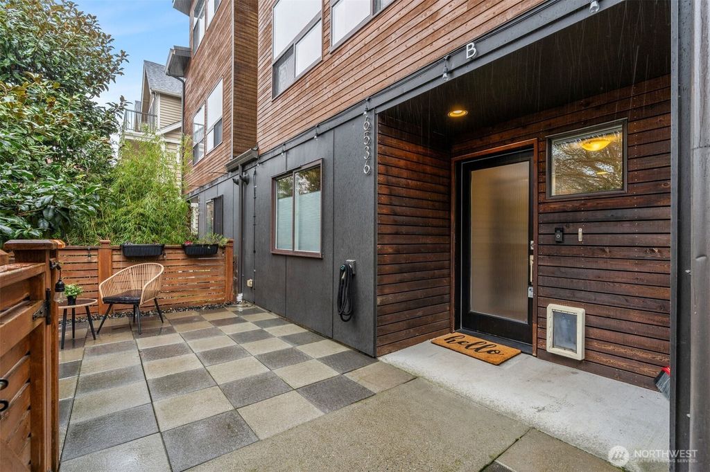 Photo of 6536 42nd Avenue SW #B, Seattle, WA 98136 (MLS # 2487054)