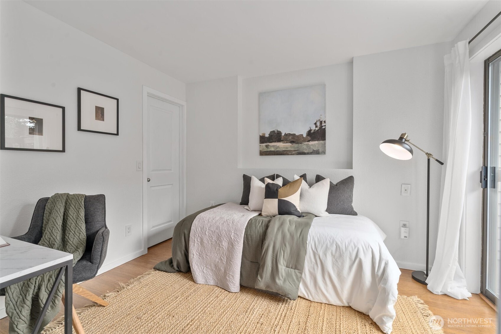 Seattle, Washington 98112, United States, 2 Bedrooms Bedrooms, ,2 BathroomsBathrooms,Residential,Active,203939