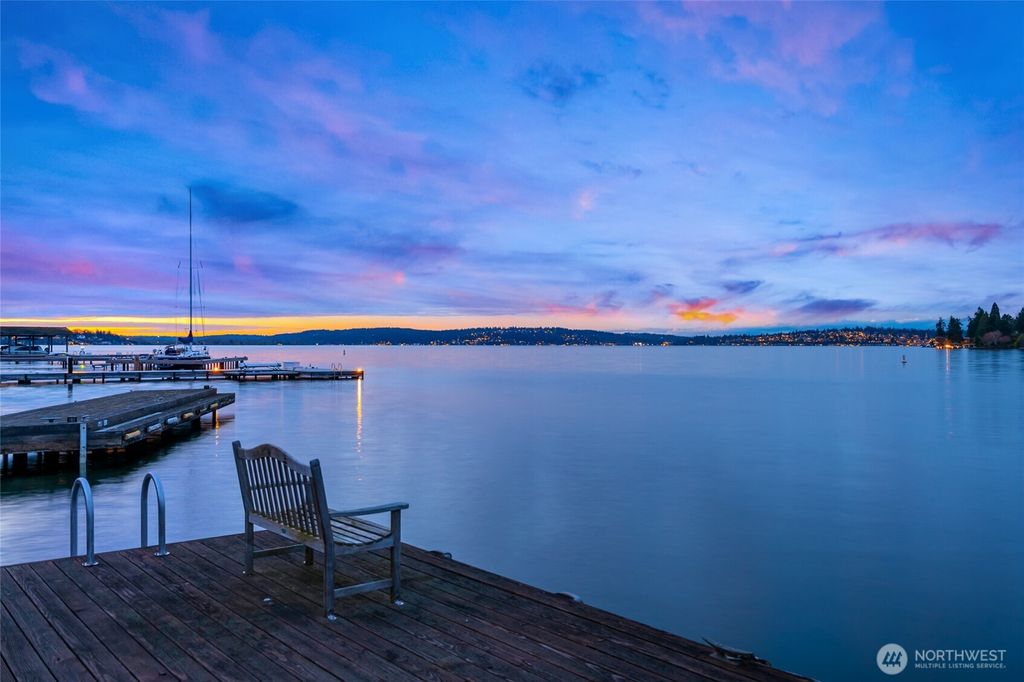 Photo of 3602 Evergreen Point Road, Medina, WA 98039 (MLS # 2366541)