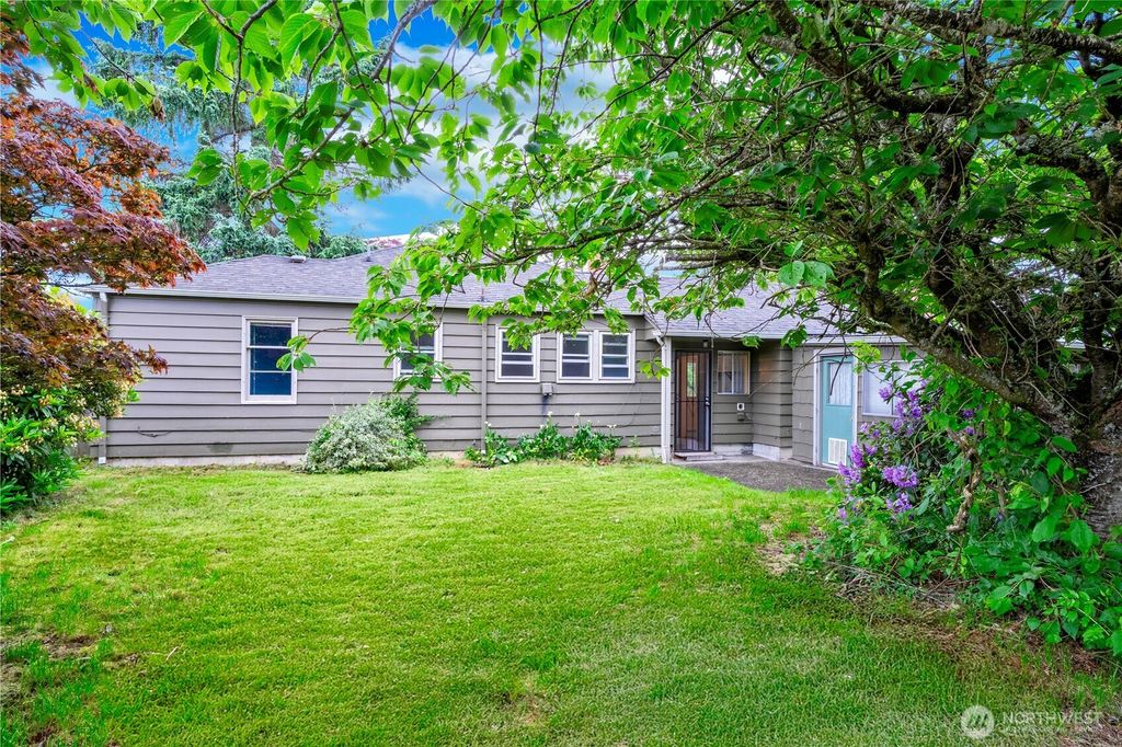 Photo of 1026 E Guiberson Street, Kent, WA 98030 (MLS # 2385860)