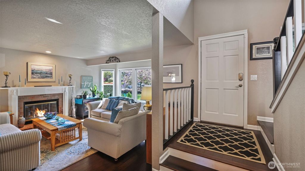 Photo of 18201 154th Place SE, Renton, WA 98058 (MLS # 2432516)