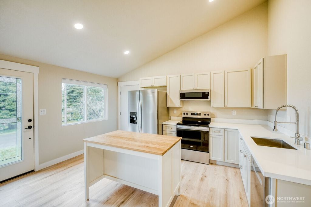 Photo of 20420 147th Avenue SE, Kent, WA 98042 (MLS # 2511399)