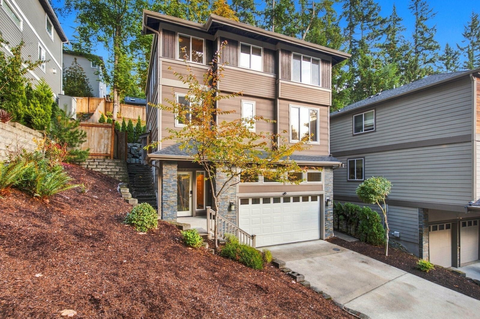 1322 210th ave NE
