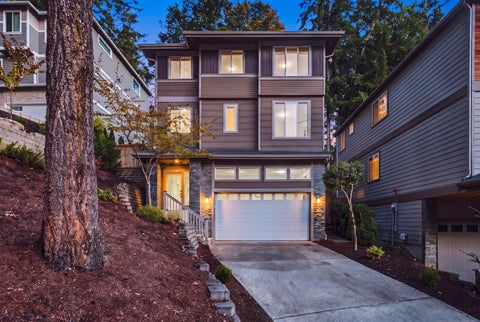 Photo of 1322 210th ave AVE NE, Sammamish, WA 98074 (MLS # 2598553)