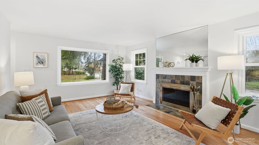 Photo of 9752 Evanston Avenue N, Seattle, WA 98103 (MLS # 2465816)