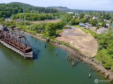Photo of 1010 Division Street, Hoquiam, WA 98550 (MLS # 2457926)