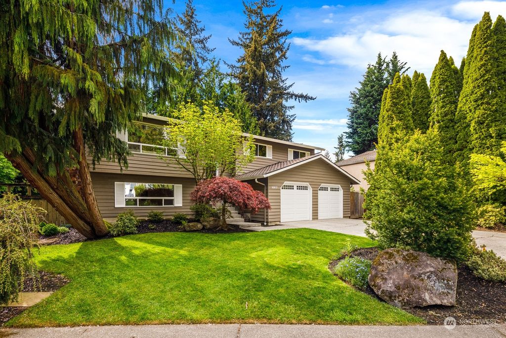 Photo of 10617 161st Court NE, Redmond, WA 98052 (MLS # 2228049)
