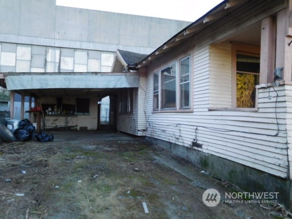Photo of 4422 S 4th Avenue, Everett, WA 98203 (MLS # 2325131)