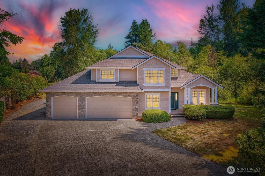 Photo of 12612 SE 261st Street, Kent, WA 98030 (MLS # 2553241)