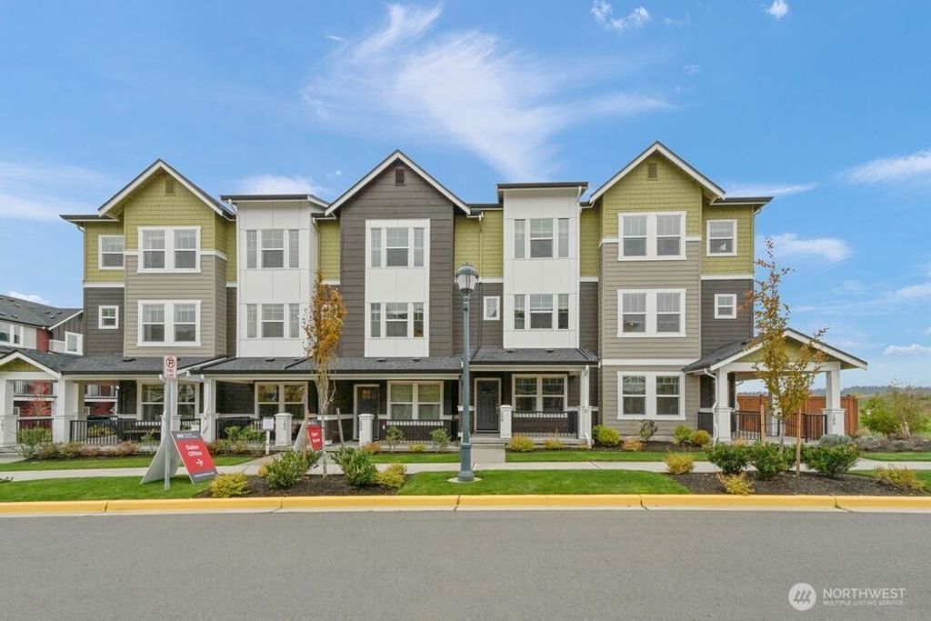 Photo of 19288 NE 69th Circle #104, Redmond, WA 98052 (MLS # 2444454)