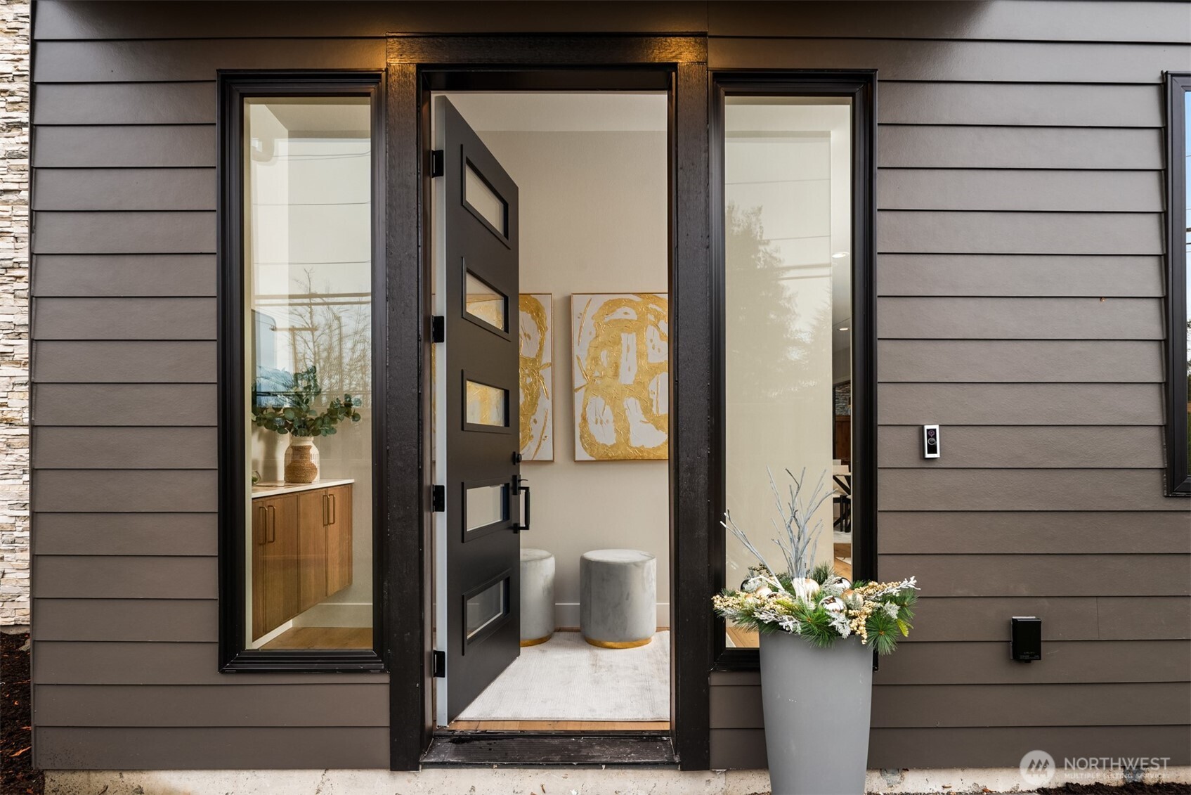 5916 10805 108th Avenue NE