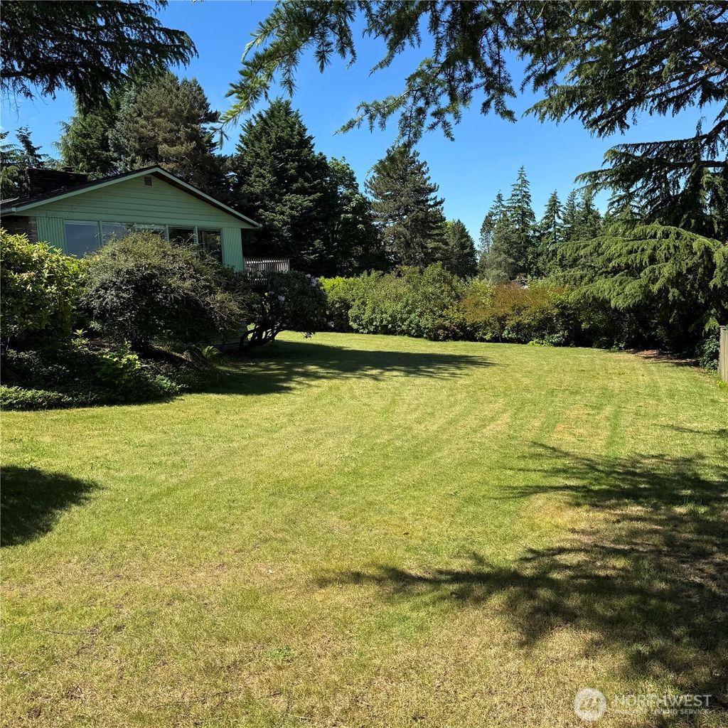 Photo of 3241 98th Avenue NE, Bellevue, WA 98004 (MLS # 2382973)