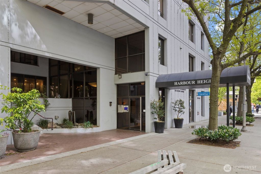 Photo of 2621 2nd Ave Ave #1601, Seattle, WA 98121 (MLS # 2501796)