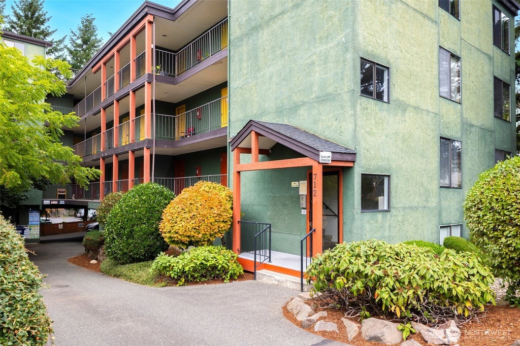 Photo of 712 N 143rd Street, Seattle, WA 98133 (MLS # 2555010)