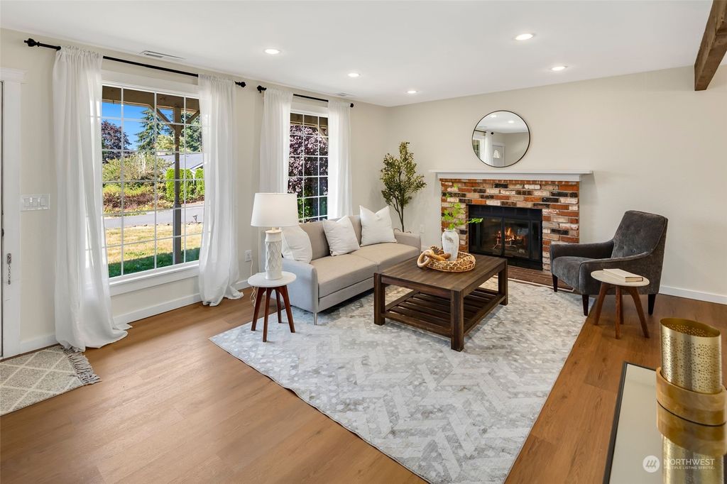 Photo of 12607 NE 81st Place, Kirkland, WA 98033 (MLS # 2259278)