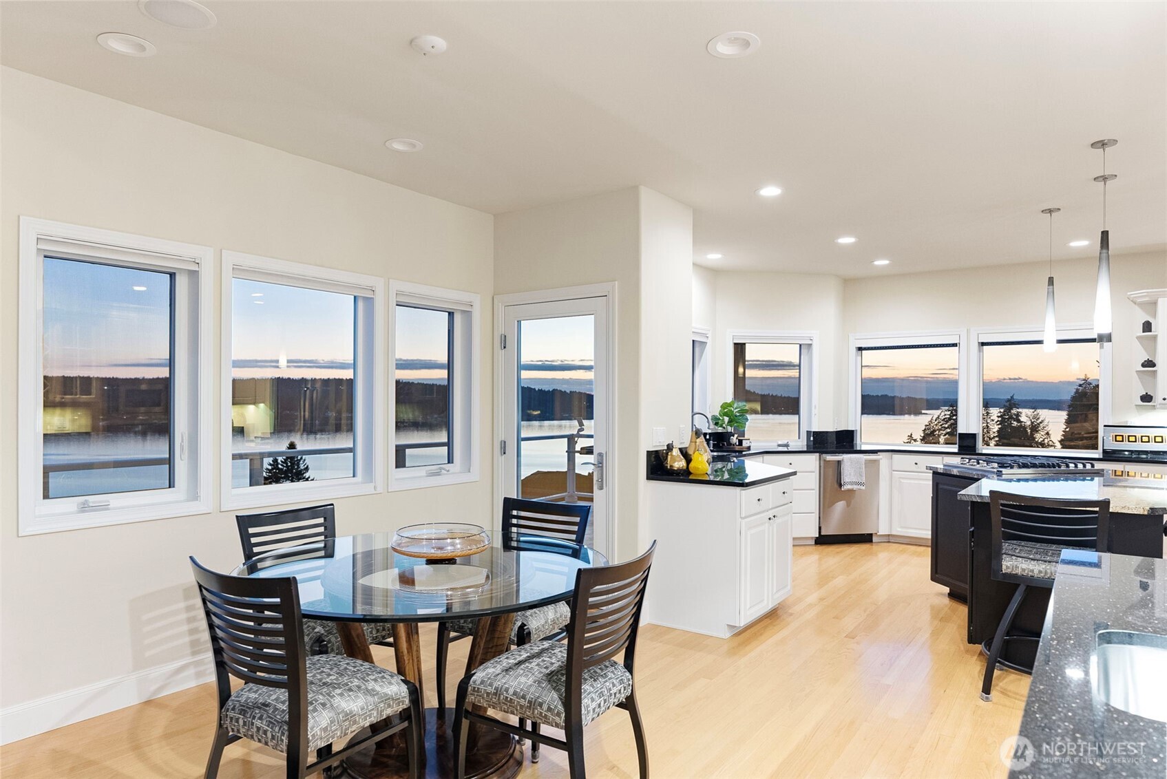 14 33rd Avenue Ct NW