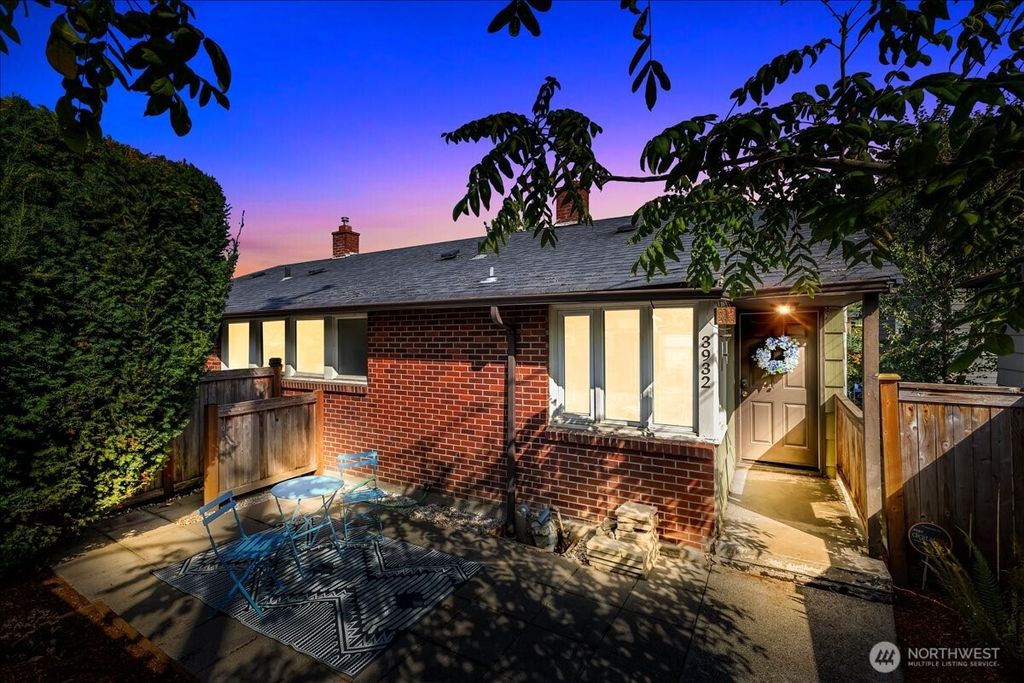 Photo of 3932 14th Avenue S, Seattle, WA 98144 (MLS # 2423508)