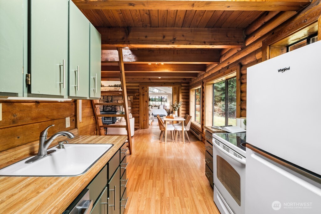 26023 SE 166th Street