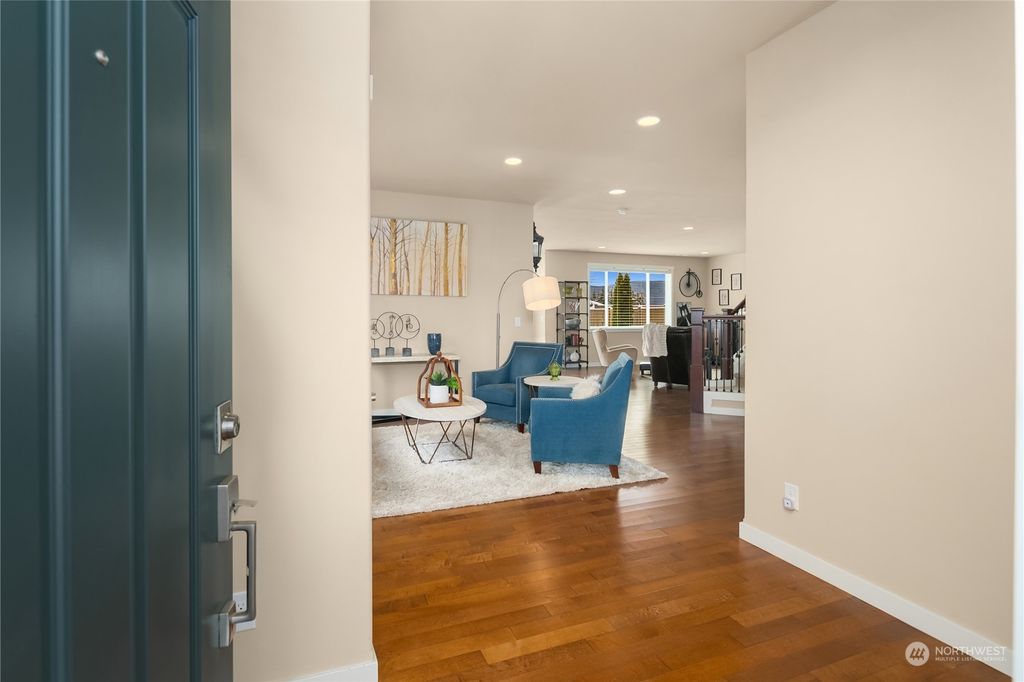 Photo of 34126 SE Ash Street, Snoqualmie, WA 98065 (MLS # 2199865)