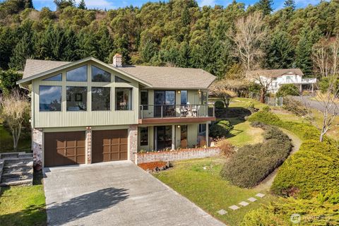 Photo of 25755 SW Gold Beach Drive, Vashon, WA 98070 (MLS # 2478206)