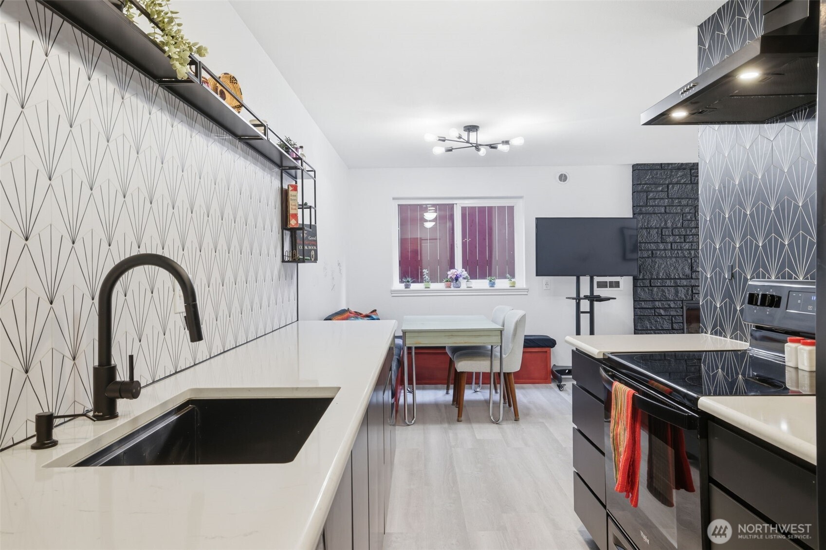 4525 S Henderson Street 102