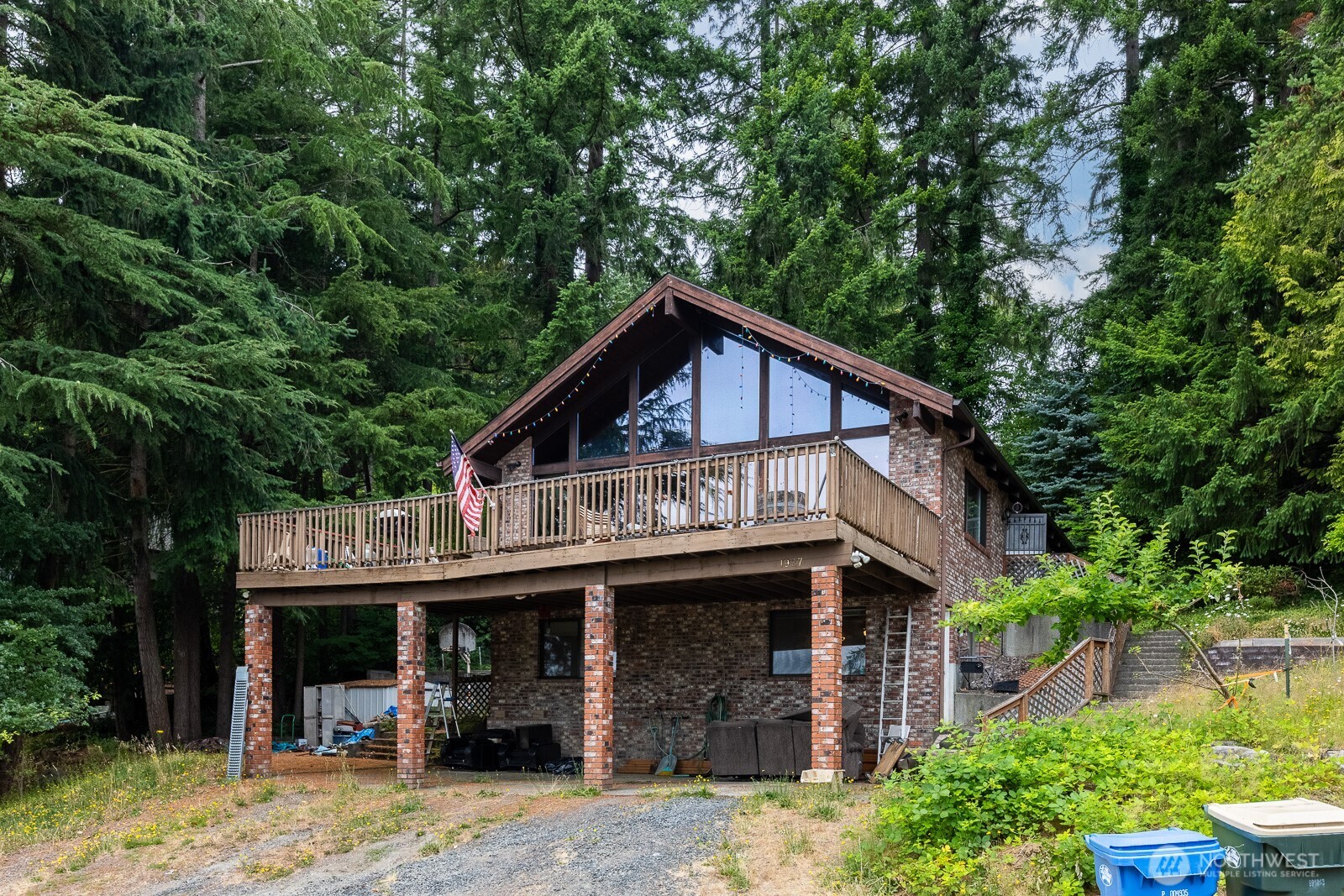 1927 SE Maple Dr